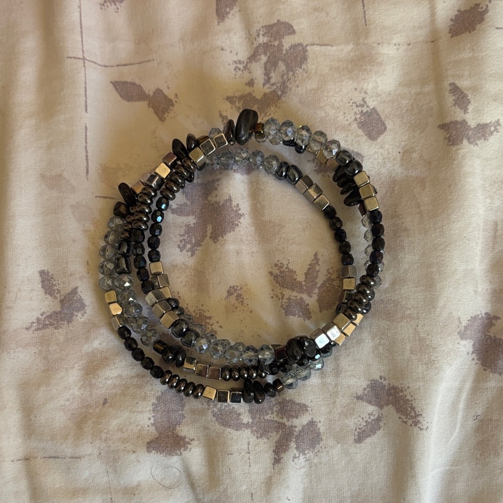 Elegant Black and Silver Beaded Bracelet